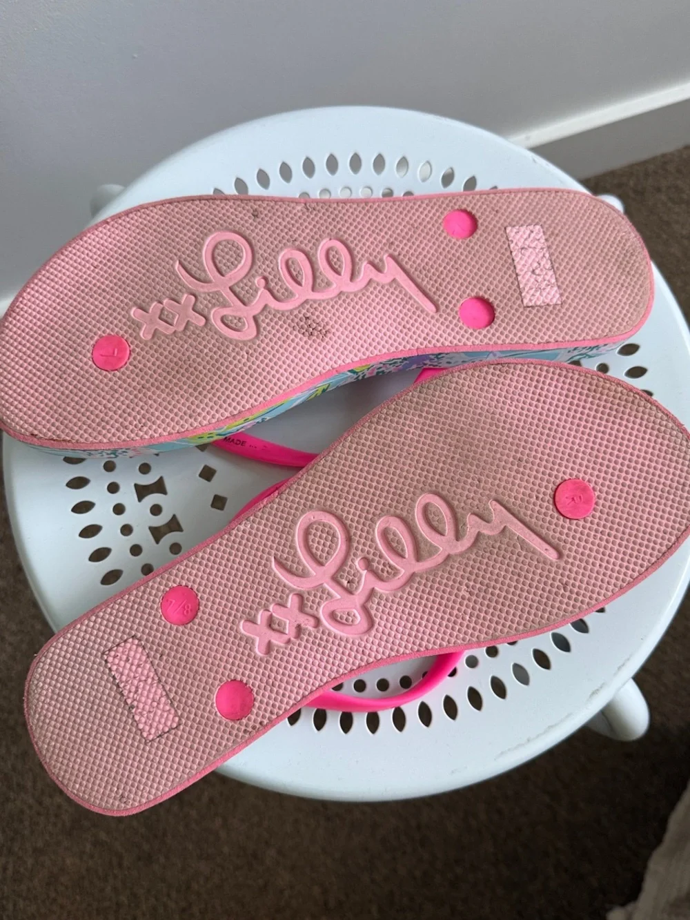 Lilly Pulitzer Pink Strap Floral Print Flip Flops - Picture 3 of 3